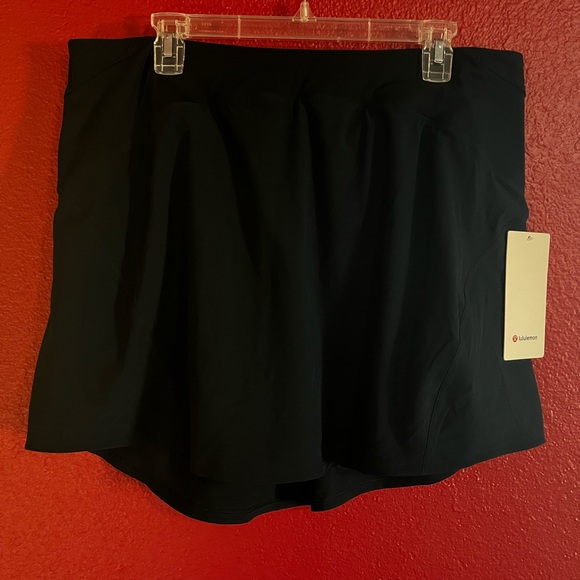 Lululemon Essential HR Run Skort, Navy with deep pockets in each leg, 14 - Picture 2 of 8